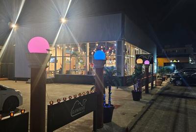 Spațiu comercial, de 1,000 mp, în Central - 4