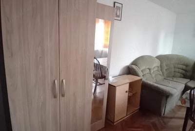 Apartament cu 2 camere decomandat în Soarelui - 2
