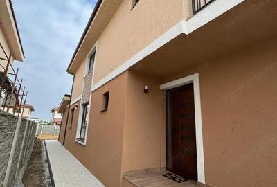 Casă cu 5 camere cu Canalizare în Giroc