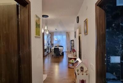 Apartament cu 3 camere decomandat în Central - 1