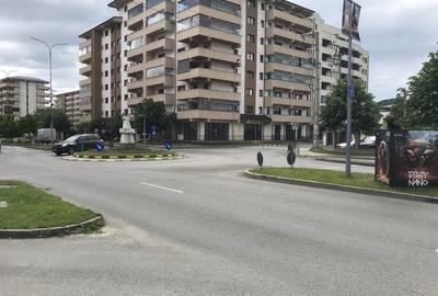 Spațiu comercial, de 63 mp, în Central - 8