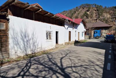 Spațiu comercial, de 120 mp, în Central - 4