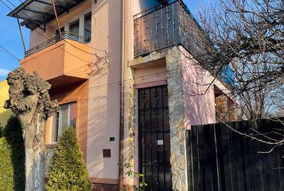 Proprietar vand sau schimb casa cu etaj