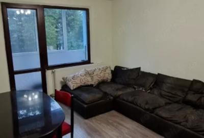 Apartament cu 4 camere decomandat, mobilat în Tractorul