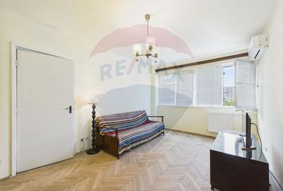 Apartament cu 2 camere semidecomandat în Pajura