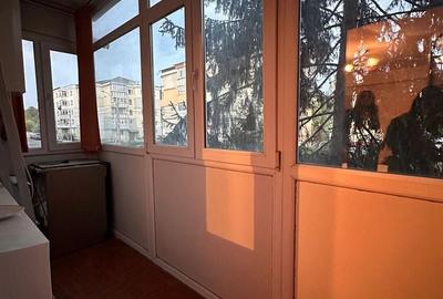 Apartament cu 3 camere decomandat în Pietroasa - 2