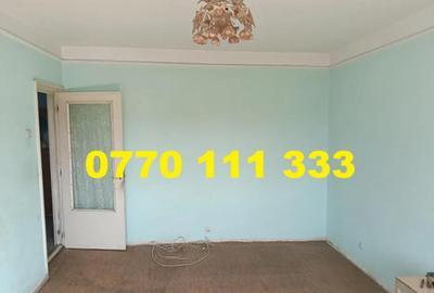Apartament 2 camere decomandat, zona Buzaului.