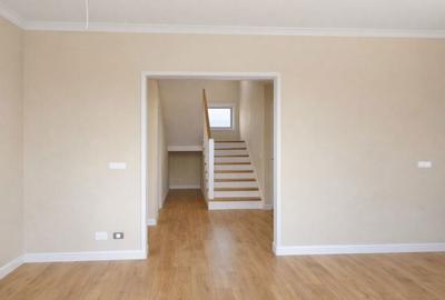 Casă cu 4 camere în Ulmi - 7