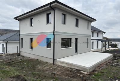 Casă individuală cu 4 camere cu Canalizare în Chinteni - 2