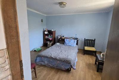 Oportunitate Unica: Vand Casa ?i Teren cu poten?ial Investi?ional in 23 August - 9