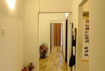 Apartament cu 4 camere decomandat în Tractorul - 2