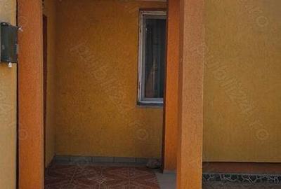 Casa ?i curte ( 30 ari) de vanzare in comuna Farcasele, sat Ghimpa?i, jud. Olt - 1