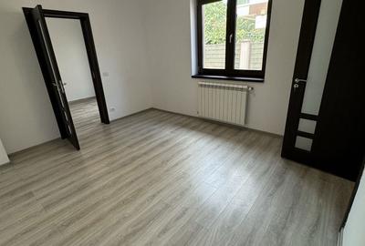 Casă cu 4 camere cu Teren 75 Mp în Tei - 8