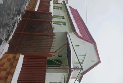 Casă cu 2 camere cu Teren 578 Mp în Central