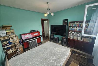 Apartament cu 2 camere semidecomandat în Micro I - 18