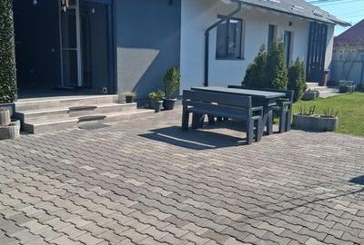 Casă cu 3 camere cu Teren 85 Mp în Central