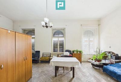 Apartament cu 3 camere semidecomandat în Central