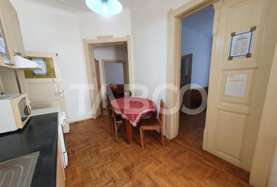 Casă cu 6 camere cu Canalizare în Central - 11