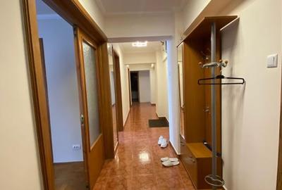 Apartament cu 4 camere decomandat, mobilat în Central - 12