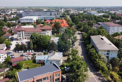 Casă individuală cu 7 camere cu Canalizare în Central - 6