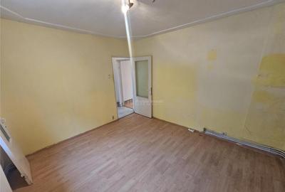 Resita, 2 Cam. Cf. 1, Et. 1, Micro 2 - 1