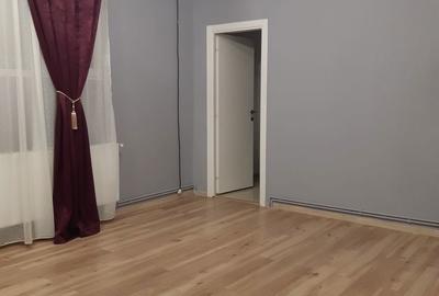 Spațiu comercial, de 60 mp, în Central - 7