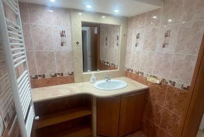 Inchiriez Garsoniera Piata 1 Mai - 3