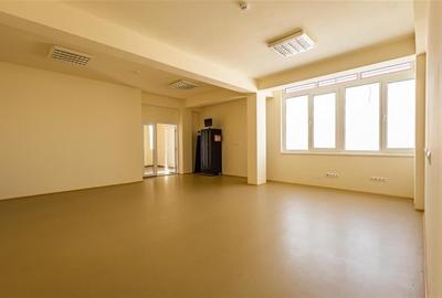 Edificu: Birouri, Centru medical/ comercial acces facil, componenta si dotari ap - 24