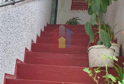 Casă cu 6 camere cu Teren 242 Mp în Central - 16
