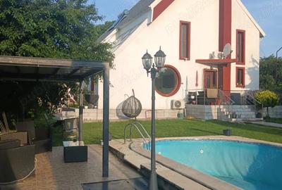 Casă cu Teren 987 Mp în Central - 1