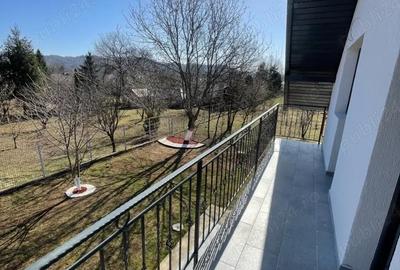 Casă cu Teren 440 Mp în Brebu - 4