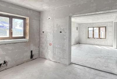 Casă cu 5 camere cu Teren 300 Mp în Colonia Bod