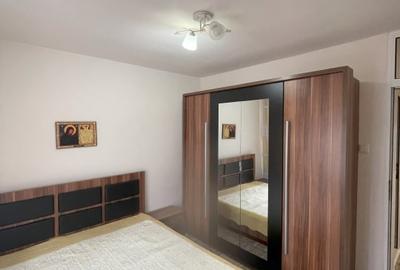 Apartament de vanzare, cu 2 camere decomandat, 50mp, etaj 4, zona Hotvon - 5