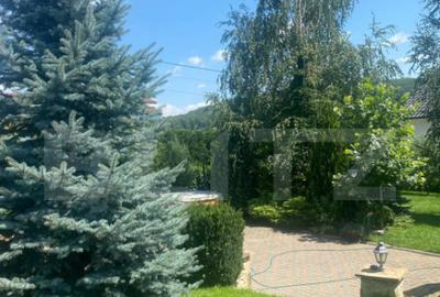 Casă cu 5 camere cu Teren 1600 Mp în Burdujeni