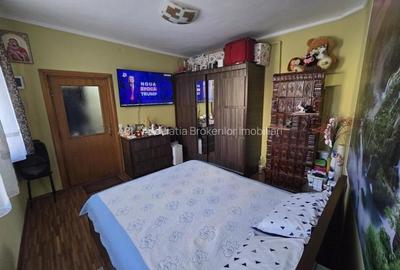 Casă individuală cu 3 camere cu Canalizare în Moșilor - 1
