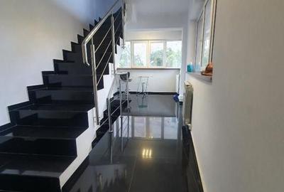 De inchiriat Vila 8 Camere, Romana sect 2 - 7