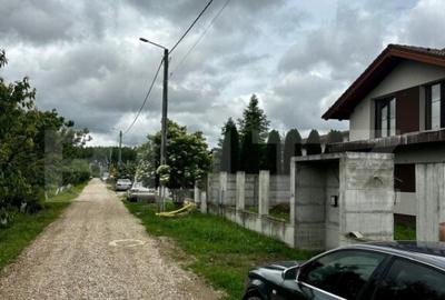 Teren de 4200 mp, în Central - 5