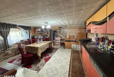 Casă cu 4 camere în Sărata - 1