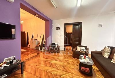 Apartament spațios 4 camere, 2 băi, parteer inalt în Piata Maria