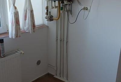 Închiriez apartament 3 camere - 7