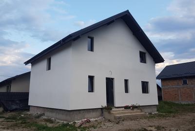 Casa noua, P+E, 5 camere, 2 bai, terasa, teren 400mp, in Lilieci, strada Rozelor - 2