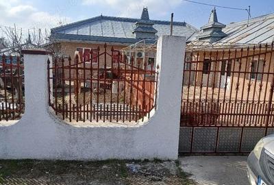 Casă cu Teren 2750 Mp în Movileni