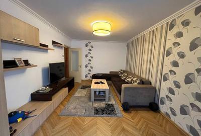 Apartament cu 3 camere decomandat în Răcădău - 2