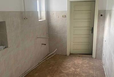 Casă cu 4 camere în Central - 3