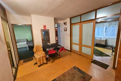 Apartament cu 3 camere decomandat în Mihai Eminescu