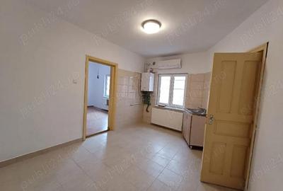 Casă cu 2 camere cu Teren 80 Mp în Tei - 2