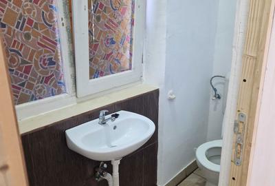 Spațiu comercial, de 55 mp, în Central - 4
