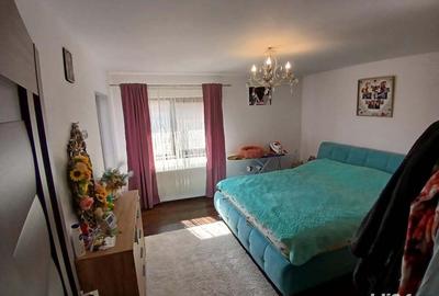 Casă cu 4 camere cu Teren 250 Mp în Central - 2