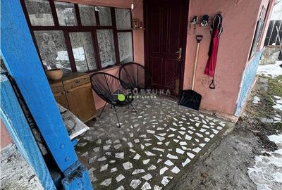 Casă cu 2 camere cu Teren 1000 Mp în Central - 2