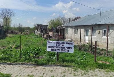 Teren de 1471 mp, în Central - 2
